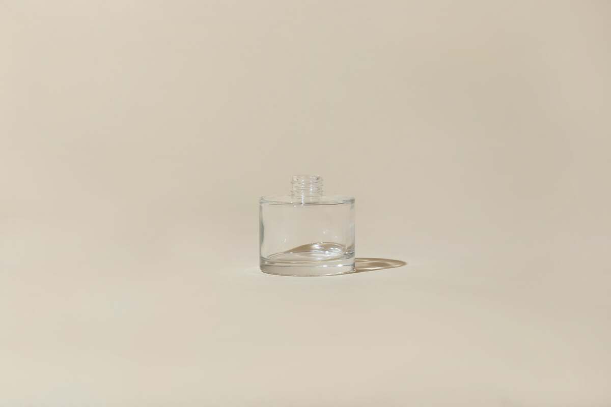 Clear glass diffuser bottle